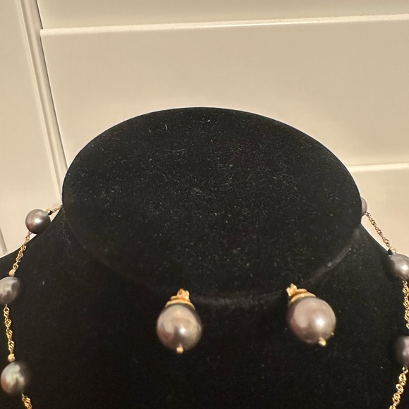 14k yellow Gold and Tahitian pearl station necklace and stud earrings - Picture 4 of 11